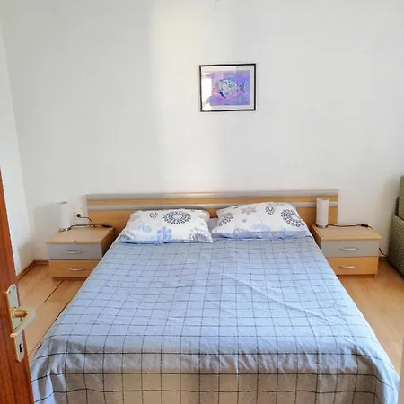 Apartment Pet Friendly Licul