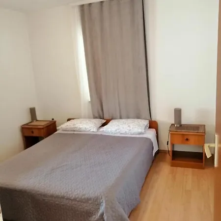 Apartment Pet Friendly Licul